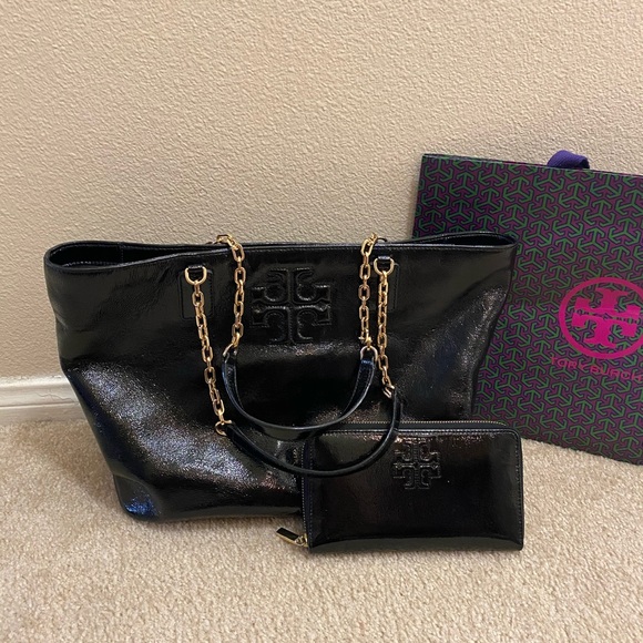Tory Burch Handbags - Tory Burch Bag with Wallet